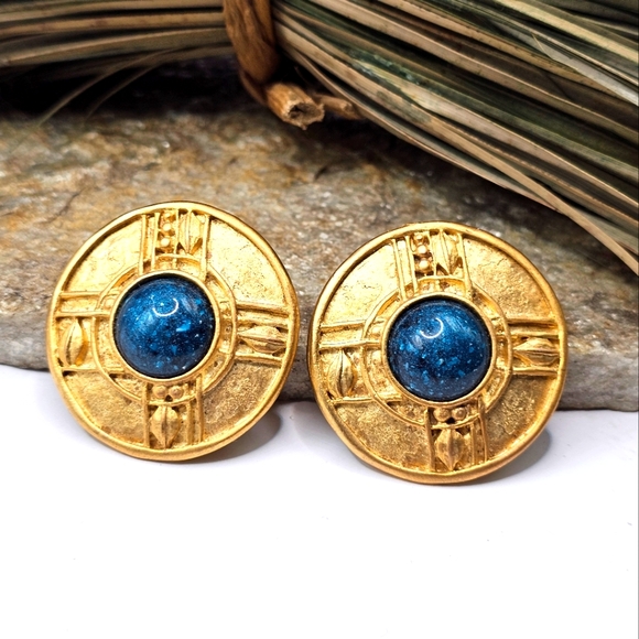 Vintage Jewelry - 80's Circle Brutalist Earrings Clip-On Gold Tone Teal Center Stud Metal Vintage